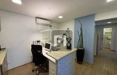 Imagem: O depósito possui 2 Vagas na garagem e 100m² de Área e está