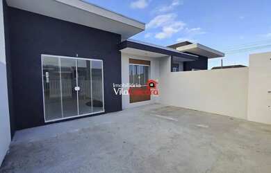 Imagem: A casa possui 2 Dormitórios, 2 Banheiros, 2 Vagas na garagem