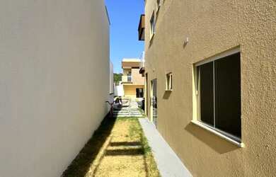 Imagem: A casa em condomínio possui 4 Dormitórios, 2 Banheiros, 2