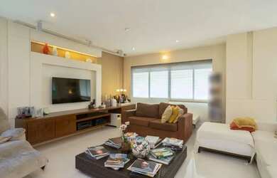 Imagem: O apartamento possui 4 Dormitórios, 5 Banheiros, 4 Vagas na