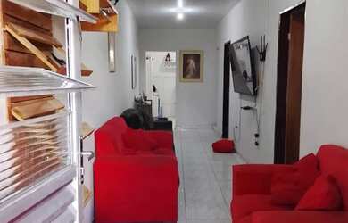 Imagem: A casa possui 2 Dormitórios, 1 Banheiro e está localizado