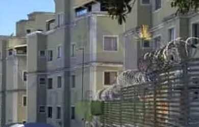 Imagem: O apartamento possui 2 Dormitórios, 1 Banheiro, 1 Vaga na garagem