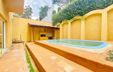 Imagem: A casa em condomínio possui 4 Dormitórios, 5 Banheiros, 4