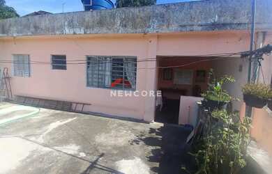 Imagem: A casa em condomínio possui 5 Dormitórios, 3 Banheiros, 1