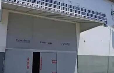 Imagem: O depósito possui 2 Vagas na garagem, 270m² de Área e está