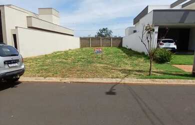 Imagem: O terreno à venda possui e está localizado em Novo Mundo