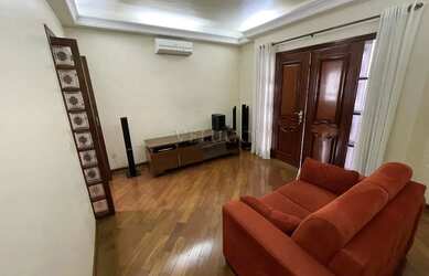 Imagem: A casa possui 3 Dormitórios, 1 Banheiro, 3 Vagas na garagem