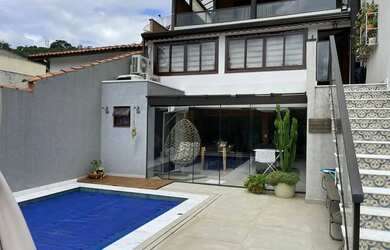 Imagem: A casa em condomínio possui 2 Dormitórios, 3 Banheiros, 2