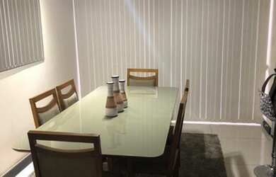 Imagem: A casa em condomínioe possui 3 Dormitórios, 2 Banheiros, 1