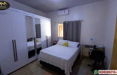 Imagem: A casa possui 3 Dormitórios, 2 Banheiros, 3 Vagas na garagem