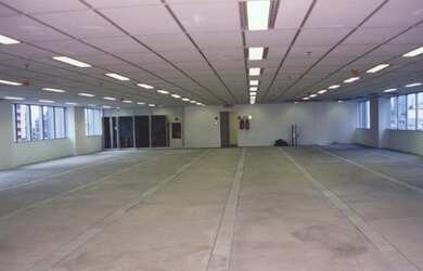 Imagem: O depósito possui 5 Vagas na garagem, 507m² de Área e está