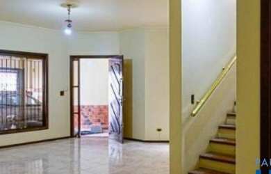 Imagem: A casa possui 5 Dormitórios, 4 Banheiros, 2 Vagas na garagem