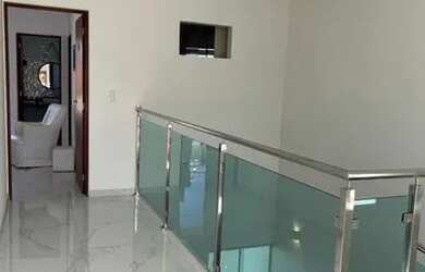 Imagem: A casa possui 4 Dormitórios, 4 Banheiros, 3 Vagas na garagem