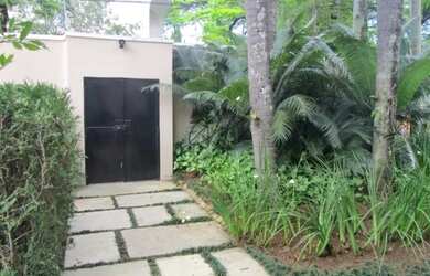 Imagem 5: Casa no Jardim Europa. Piscina, Guarda roupa, Lareirae4 Vagas na garagem