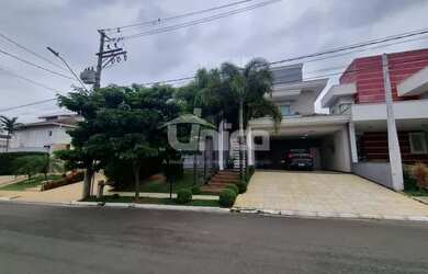 Imagem: A casa em condomínio possui 3 Dormitórios, 5 Banheiros, 4