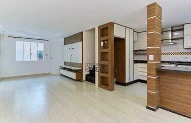 Imagem: A casa possui 3 Dormitórios, 2 Banheiros, 2 Vagas na garagem