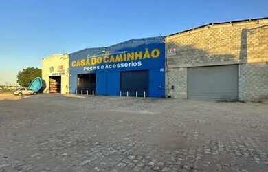 Imagem: O depósito possui 5 Vagas na garagem e está localizado em