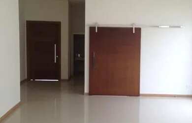 Imagem: A casa em condomínio possui 4 Dormitórios, 5 Banheiros, 5