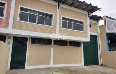 Imagem: O depósito possui 5 Vagas na garagem, 360m² de Área e está