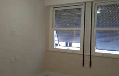 Imagem 7: Quarto e sala na primeira quadra - metrô- reformadissimo