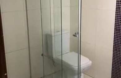 Imagem: O apartamento possui 3 Dormitórios, 1 Banheiro, 1 Vaga na garagem