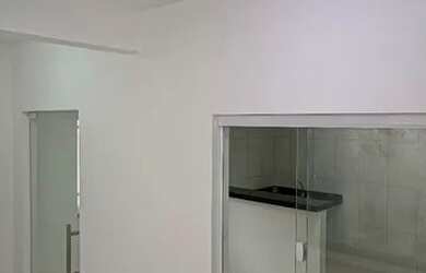 Imagem: A casa possui 1 Dormitório e 1 Banheiro e está localizado