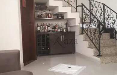 Imagem: A casa em condomínio possui 4 Dormitórios, 4 Banheiros, 2