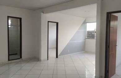 Imagem: A casa possui 3 Dormitórios, 1 Banheiro, 180m² de Área e