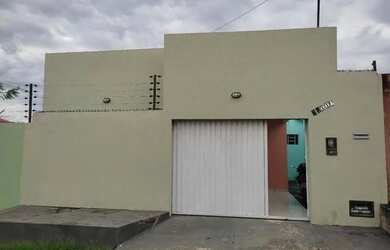 Imagem: A casa possui 2 Dormitórios, 2 Banheiros, 1 Vaga na garagem