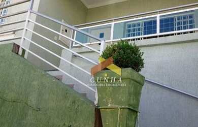 Imagem: A casa possui 3 Dormitórios, 2 Banheiros, 1 Vaga na garagem