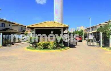 Imagem: A casa possui 3 Dormitórios, 3 Banheiros, 2 Vagas na garagem