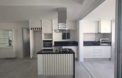 Imagem: O apartamento possui 2 Dormitórios, 3 Banheiros, 1 Vaga na