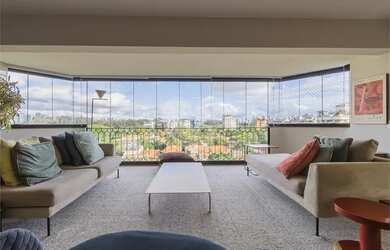 Imagem 1: Vista deslumbrante. 276m² de Área, 4 Vagas na garageme3 Dormitórios