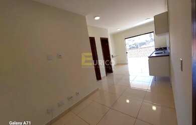 Imagem: O apartamento possui 1 Dormitório, 1 Banheiro, 1 Vaga na garagem