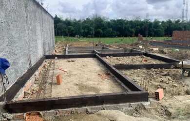 Imagem: A casa possui 3 Dormitórios, 2 Banheiros, 1 Vaga na garagem