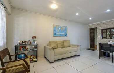 Imagem: A casa em condomínio possui 3 Dormitórios, 2 Banheiros, 4