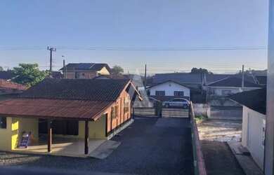 Imagem: A casa possui 5 Dormitórios, 4 Banheiros, 3 Vagas na garagem