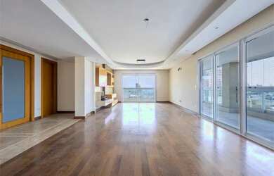 Imagem: O apartamento possui 4 Dormitórios, 5 Banheiros, 4 Vagas na