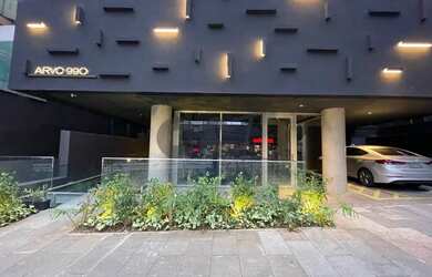 Imagem: O depósito possui 1 Vaga na garagem, 389m² de Área e está