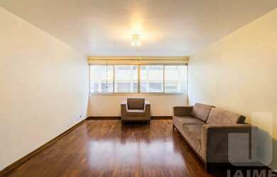 Imagem 2: Apartamento amplo em área nobre, 4 dormitórios sendo 2 suítes e 2 vagas...