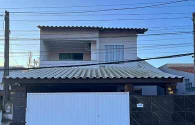 Imagem: A casa em condomínio possui 4 Dormitórios, 2 Banheiros, 2