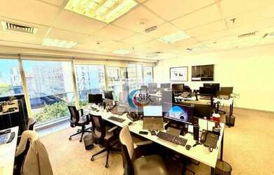 Imagem: O depósito possui 5 Vagas na garagem, 207m² de Área, Imóvel