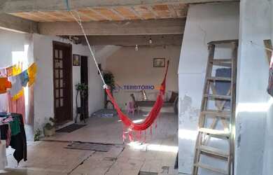 Imagem 11: Casa no Bairro Hípica, com terreno de 10 metros de frente por 33 metros...