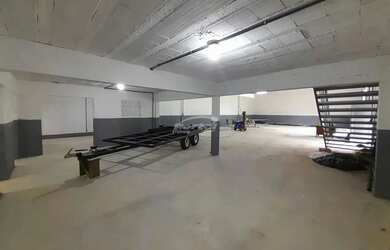 Imagem 10: Galpão industrial com pé-direito alto disponível para locação no...