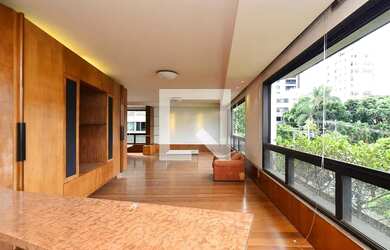 Imagem: O apartamento possui 4 Dormitórios, 4 Banheiros, 3 Vagas na