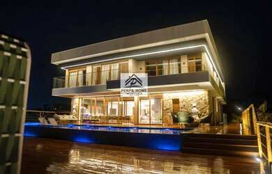 Imagem 1: Casa para Venda em Camaçari, Guarajuba (Monte Gordo), 9 dormitórios, 9 suítes, 4 banheiros