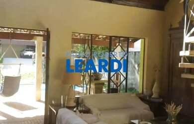 Imagem: A casa em condomínio possui 4 Dormitórios, 2 Banheiros, 2