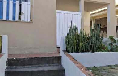 Imagem: A casa possui 1 Dormitório e 1 Banheiro e está localizado