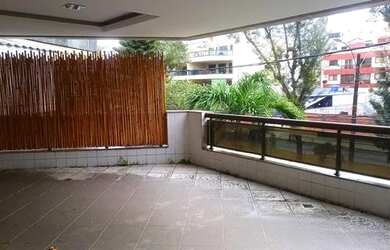 Imagem: O apartamento possui 4 Dormitórios, 4 Banheiros, 2 Vagas na