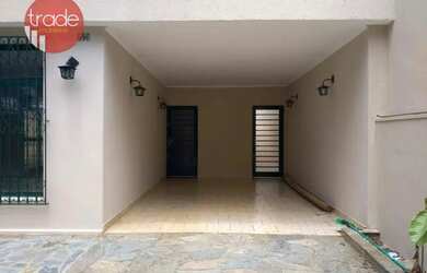 Imagem: O depósito possui 3 Vagas na garagem e 231m² de Área e está